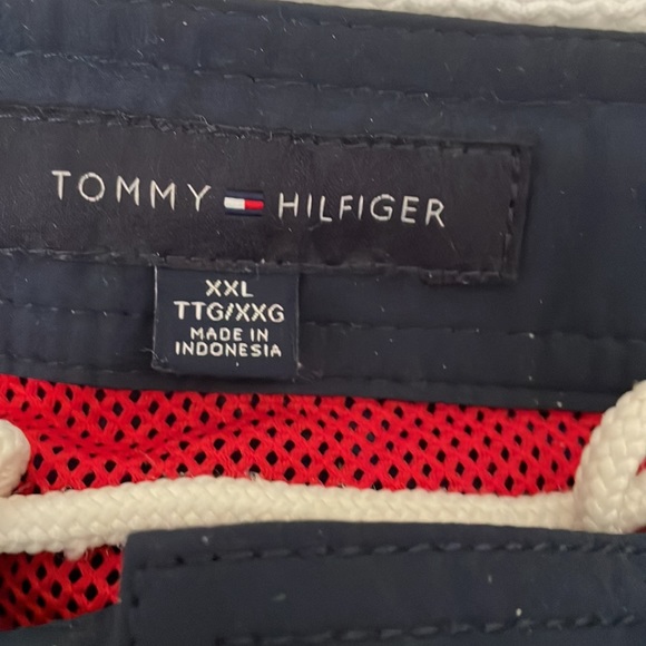 Tommy Hilfiger men’s bathing suit size xxl. Snap Velcro waist with drawstring. - Picture 2 of 9